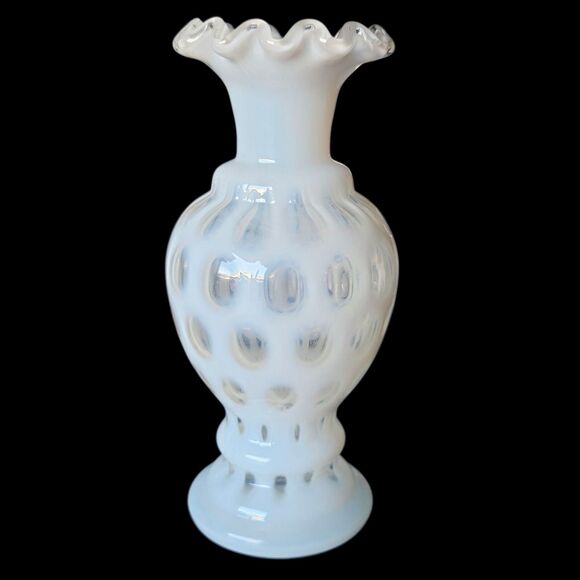 Fenton Honeysuckle Coin Dot Optic Opalescent Ruffled Glass Vase 6.5" - Picture 1 of 6